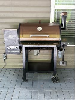 Pit Boss PRO Series Wood Pellet Grill and Smoker