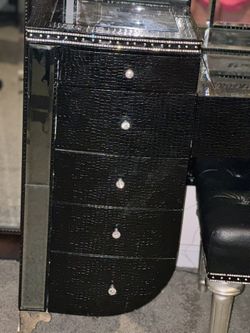 Aico Furniture Hollywood Swank Upholstered Vanity-Black Iguana for Sale in  Ceres, CA - OfferUp
