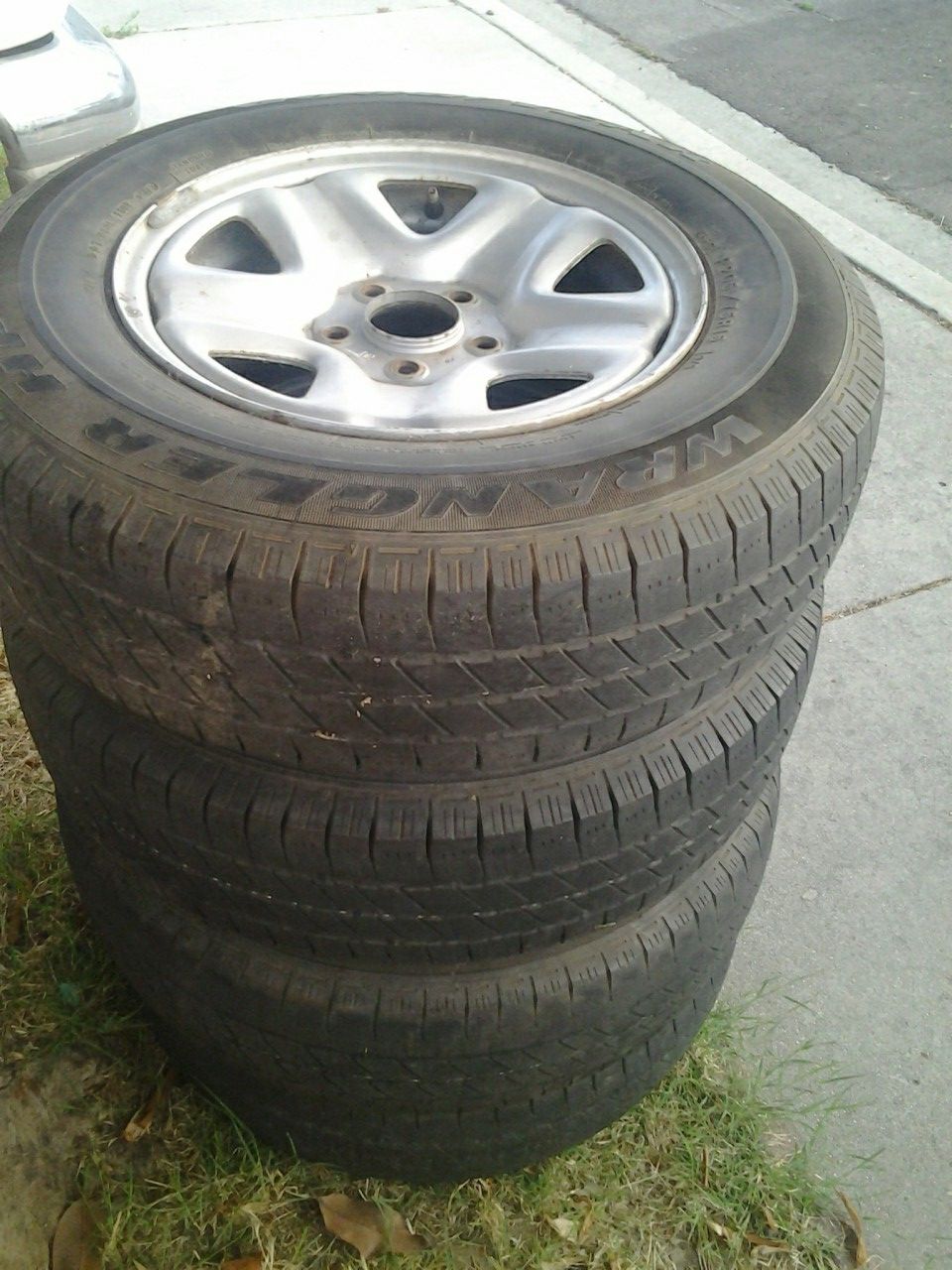 FREE,, JEEP,,15 TIRES AND RIMS