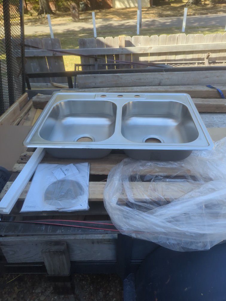 Kitchen Sinks New In The Box $59 Each