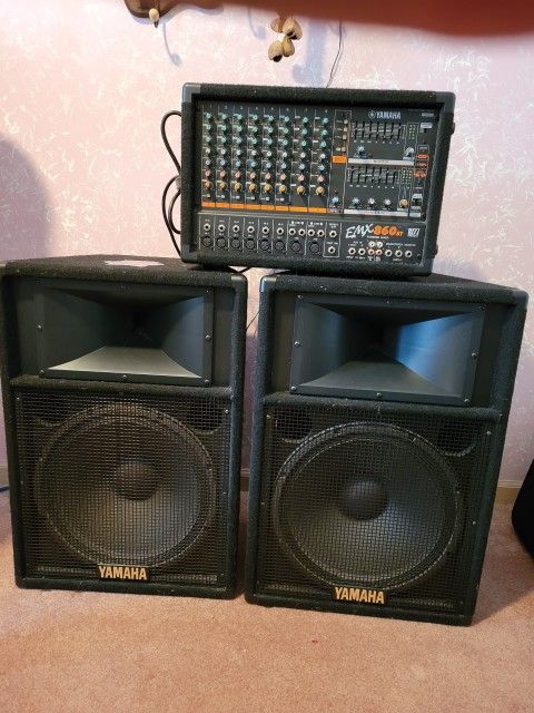 Yamaha Power Speaker With 15" Speakers