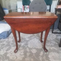 Oval Side Table/ Sides Fold Down