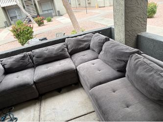 Couch L