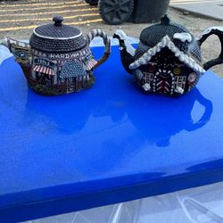 "Hometown Teapot Cottages" 