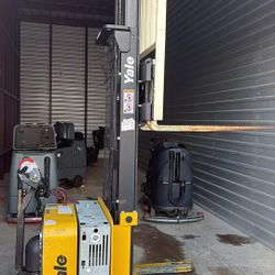 Yale Electric Pallet Jack 