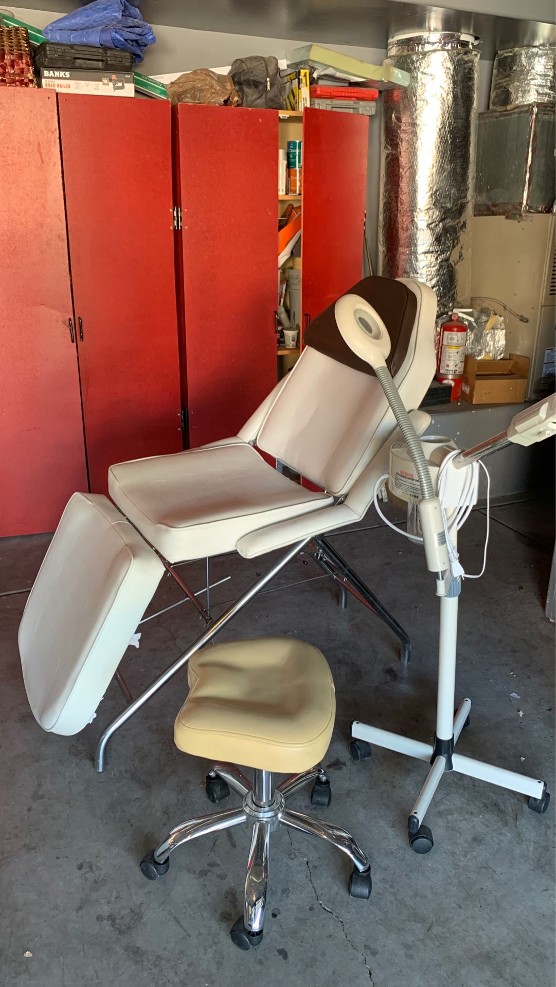 Facial chair, steamer w/ magnifying light, adjustable saddle stool