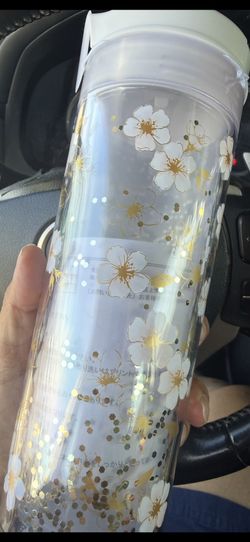 Japan imported Starbucks color Changing tumbler. 
