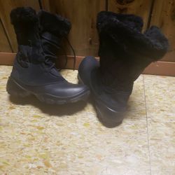 Columbia black boots