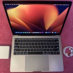 2017 MacBook Pro 13 inch Retina, 2.5 GHz i7, 16 GB RAM, 500 GB SSD.