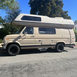 Camper Van