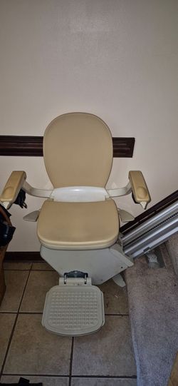 FREE Acorn Stairlift /Stair Lift