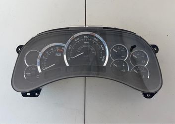 03-06 GM Escalade Platinum Gauge Cluster