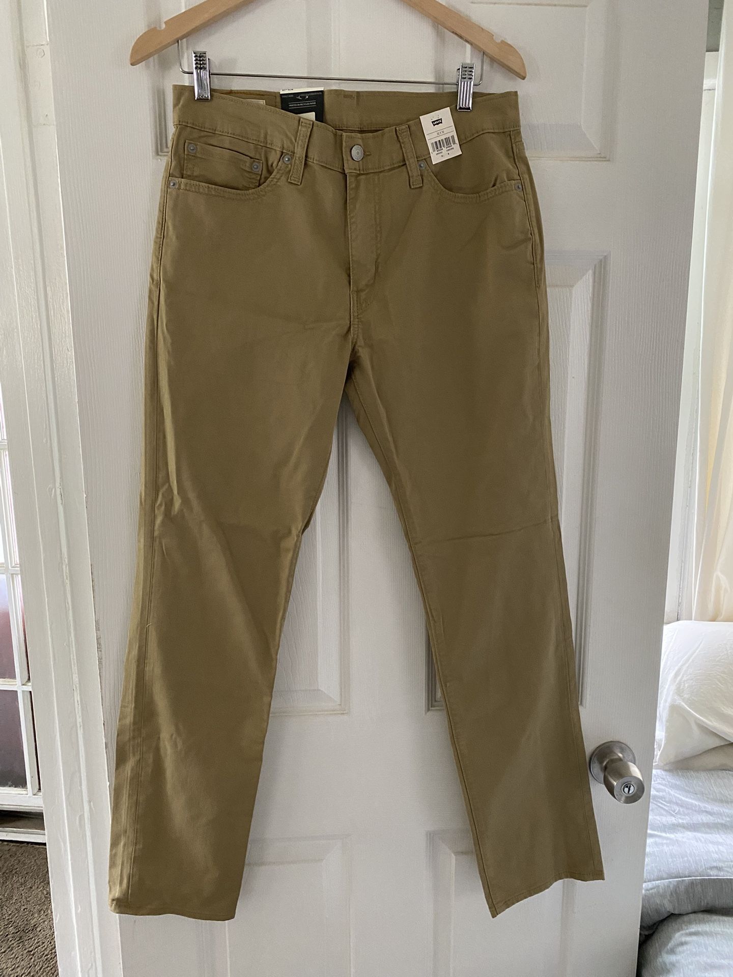 New With Tags Men’s Levis 511 Slim Fit Pants Size 32 X 32