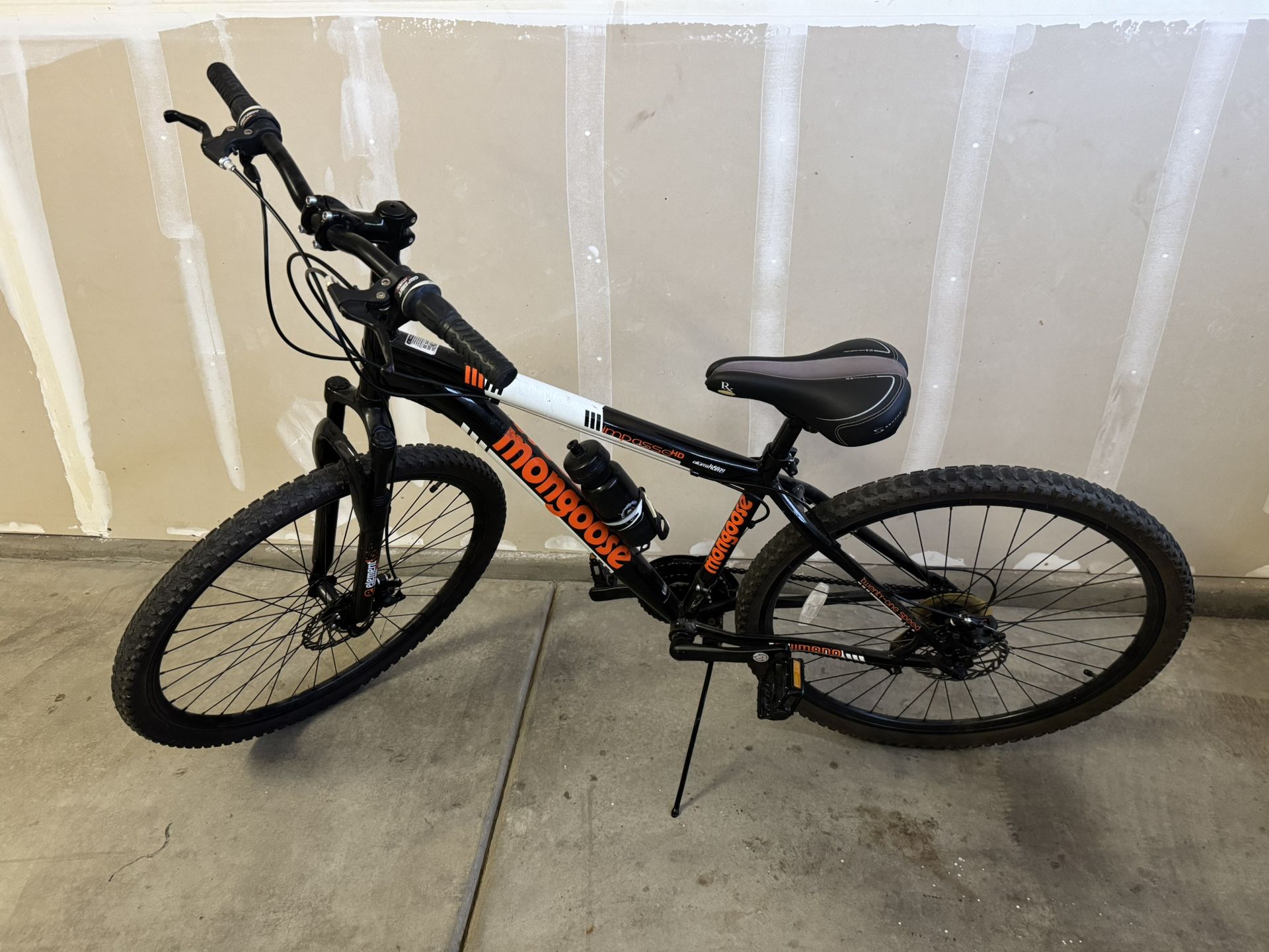 29" Mongoose Impasse HD Men's Mountain Bike plus free bike rack