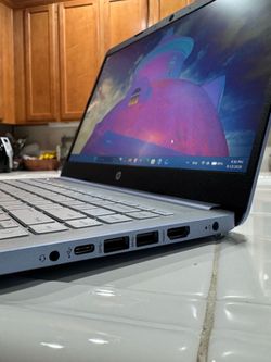 14 in HP windows 11 laptop 1 month old $150 off price paid