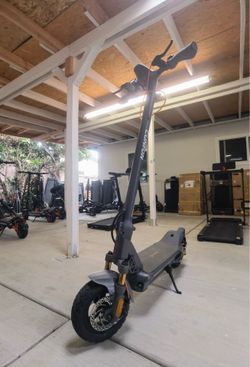 Cun Fon electric scooter Rz800