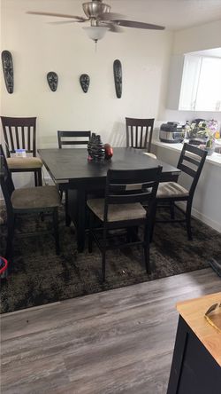 Dinning room table
