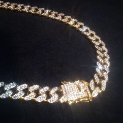 Yellow Gold Lab Short 18 In