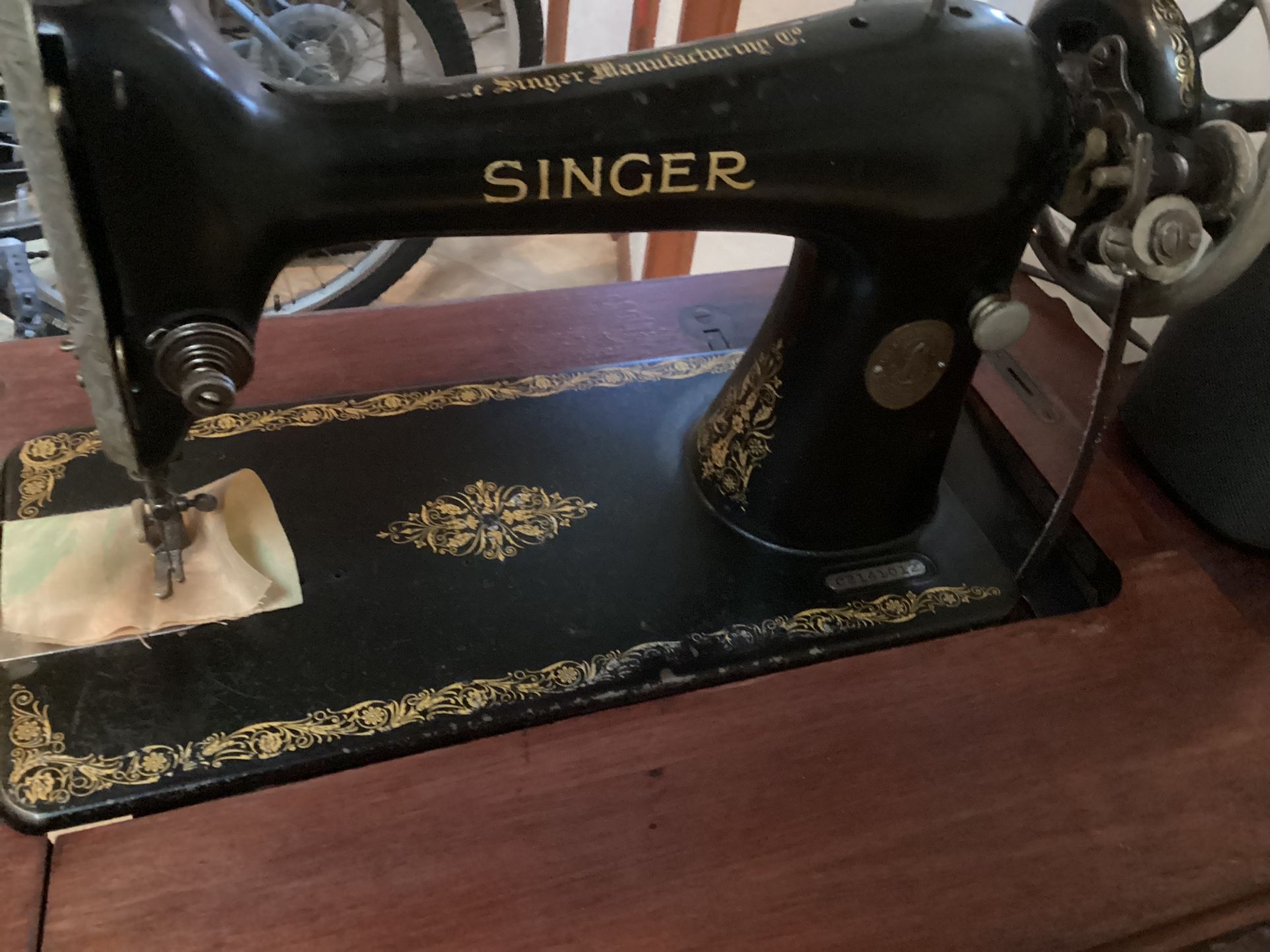 Mini 666 Machine Singer 666 Sewing Machine for Sale in Sunny Isles Beach, FL - OfferUp