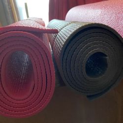 2 Yoga Mats & Form Roll 