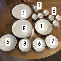 Mikasa Fine China Japan Felicia 224 Plate Set of 44 Vintage  