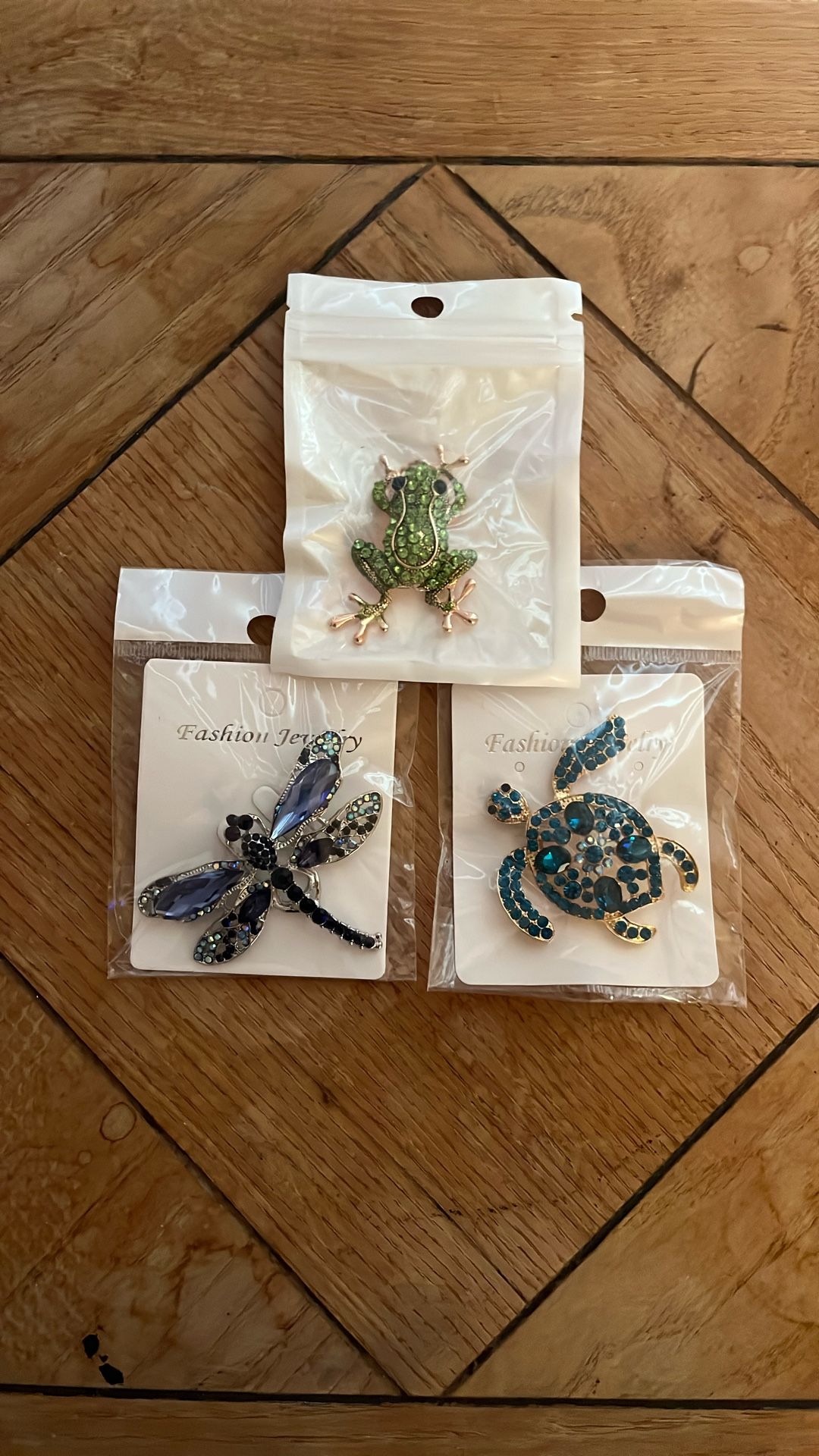 NEW JEWELRY PINS WOMENS FASHION
