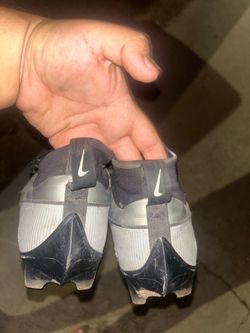 Football cleats