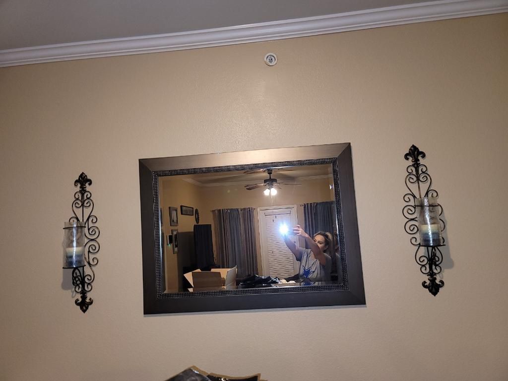 Large mirror with 2 sconces