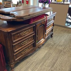 Drexel Heritage Dresser With Mirror