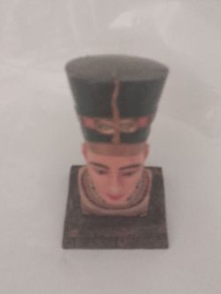 Nefertiti Bust Statue