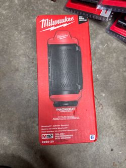 Milwaukee M12 Bluetooth Jobsite Speaker