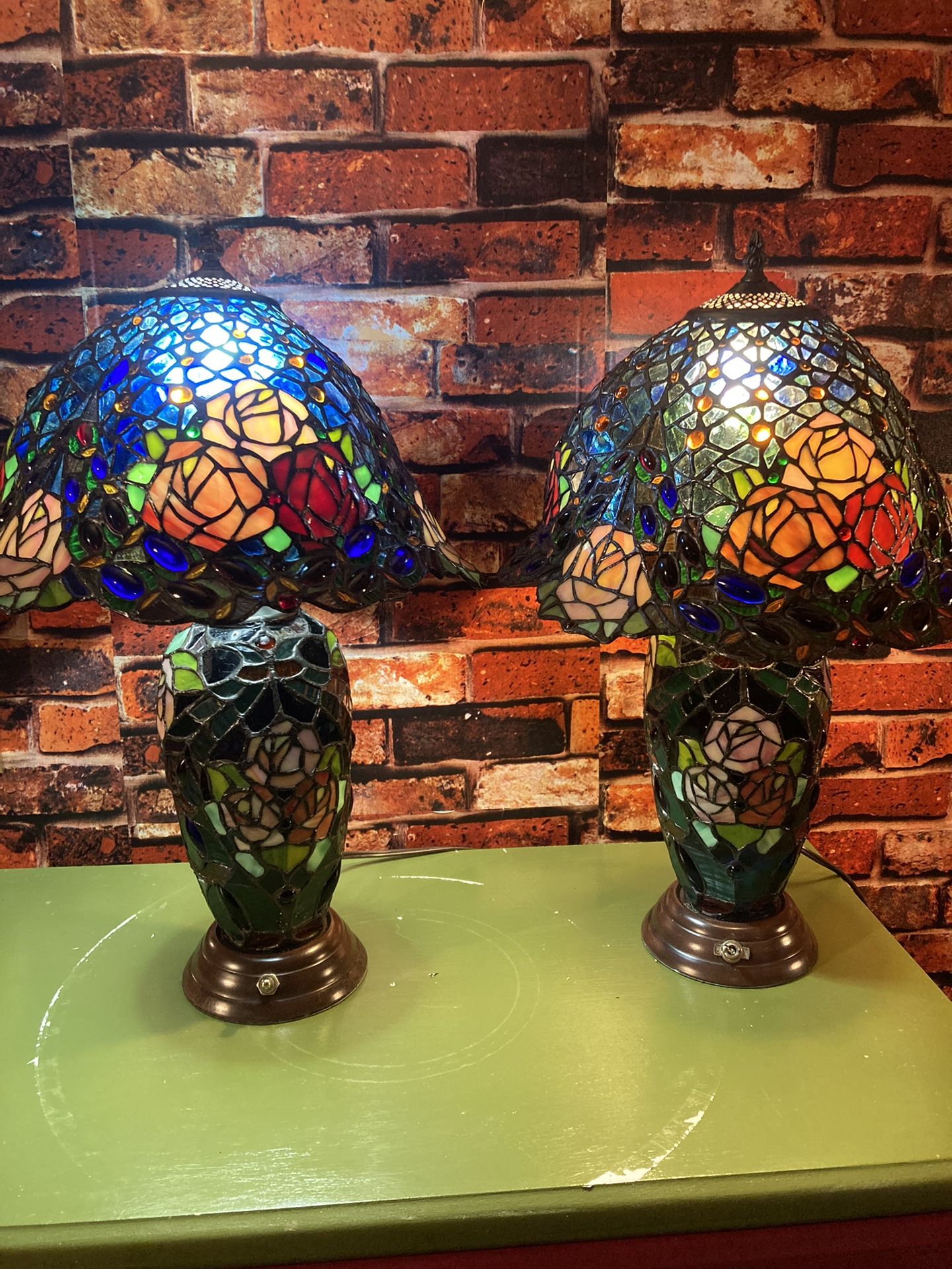 2 Tiffany Style Amazing Lamps, 20 Inches Tall