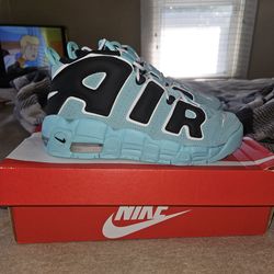 Nike Uptempo More size 6Y