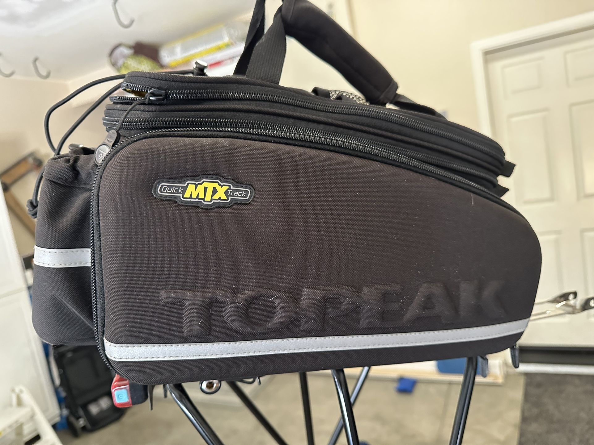 Topeak MTX TrunkBag EXP – QuickTrack Compatible Bike Bag