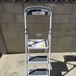 Gorilla Ladders 3-Step Steel Lightweight Step Stool with Project Tray, 225 lbs. Load Cap. Type II Duty Rating (8 ft. 9 in. Reach Height) Equivalent to