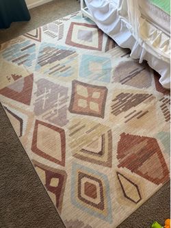 5 x 7 geometric Scandinavian rug