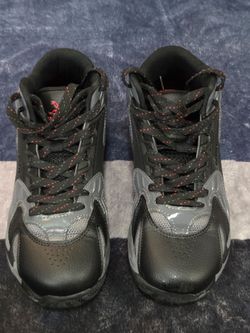 Shaq Devastator 2.5 Kids Youth Basketball Shoes - Black/Grey/Red - Size 4Y - Excellent Condition