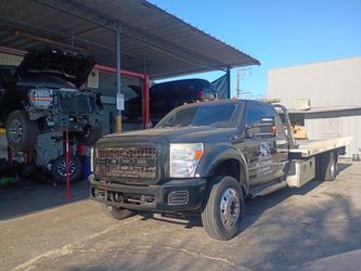 2015 flatbed towtruck