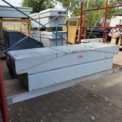 HEAVY DUTY RKI TRUCK TOOL BOX EXELENTS CONDITIONS WITH 4 KEYS 🔑60 Inches Long 21w 17 H