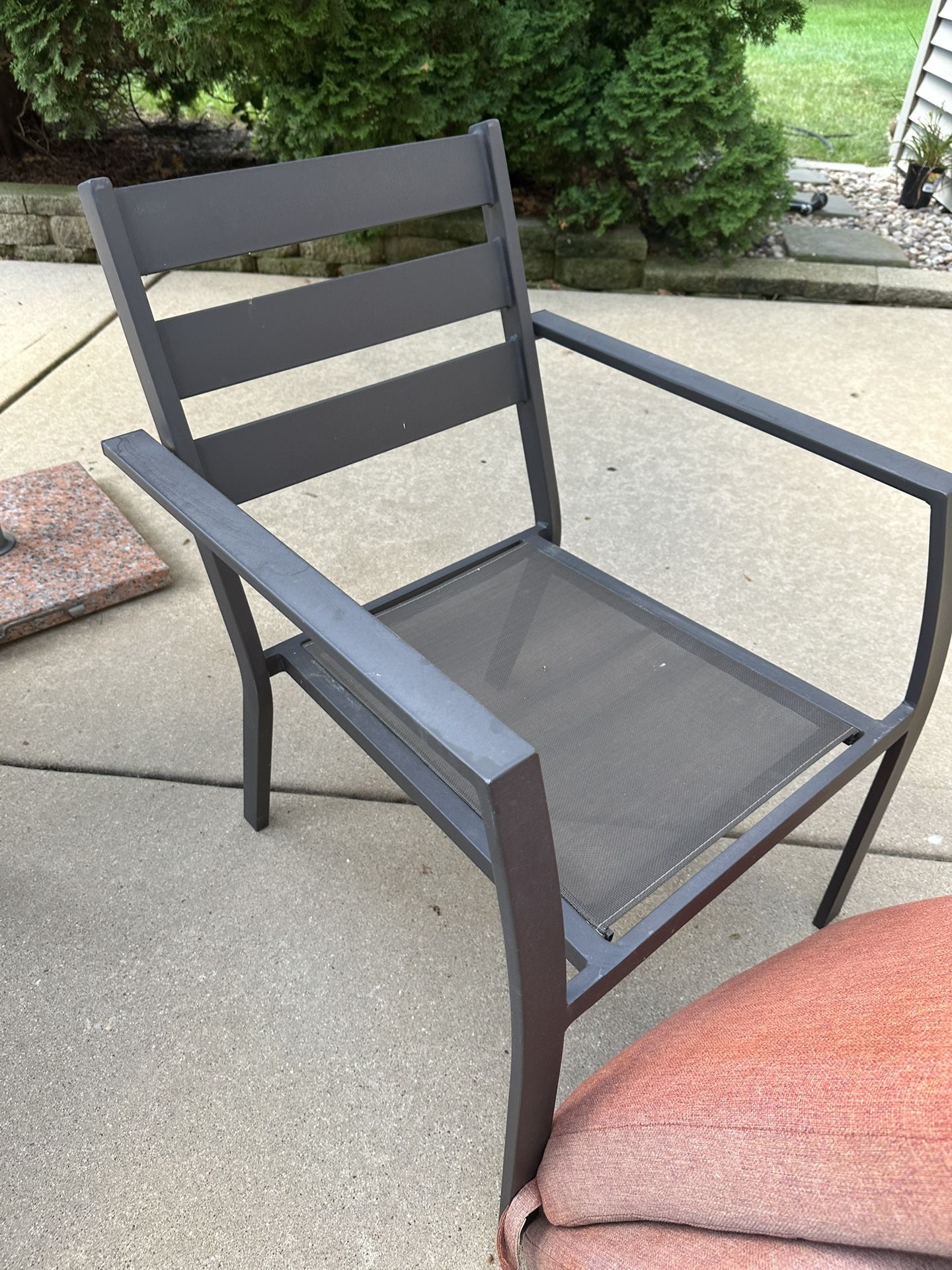 Patio Table With 5 Chairs. Extra Brand New Table Top Included