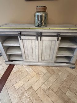 Media console