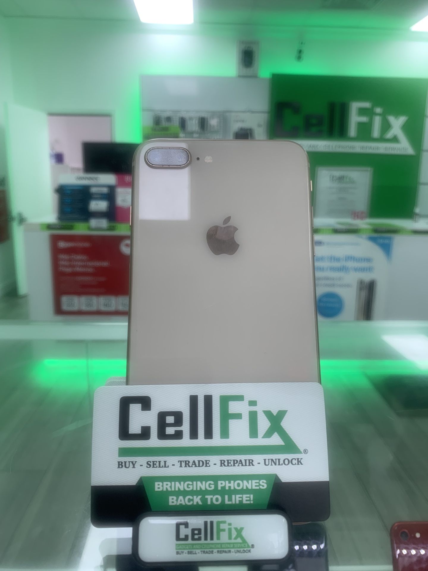 IPHONE 8 PLUS UNLOCKED