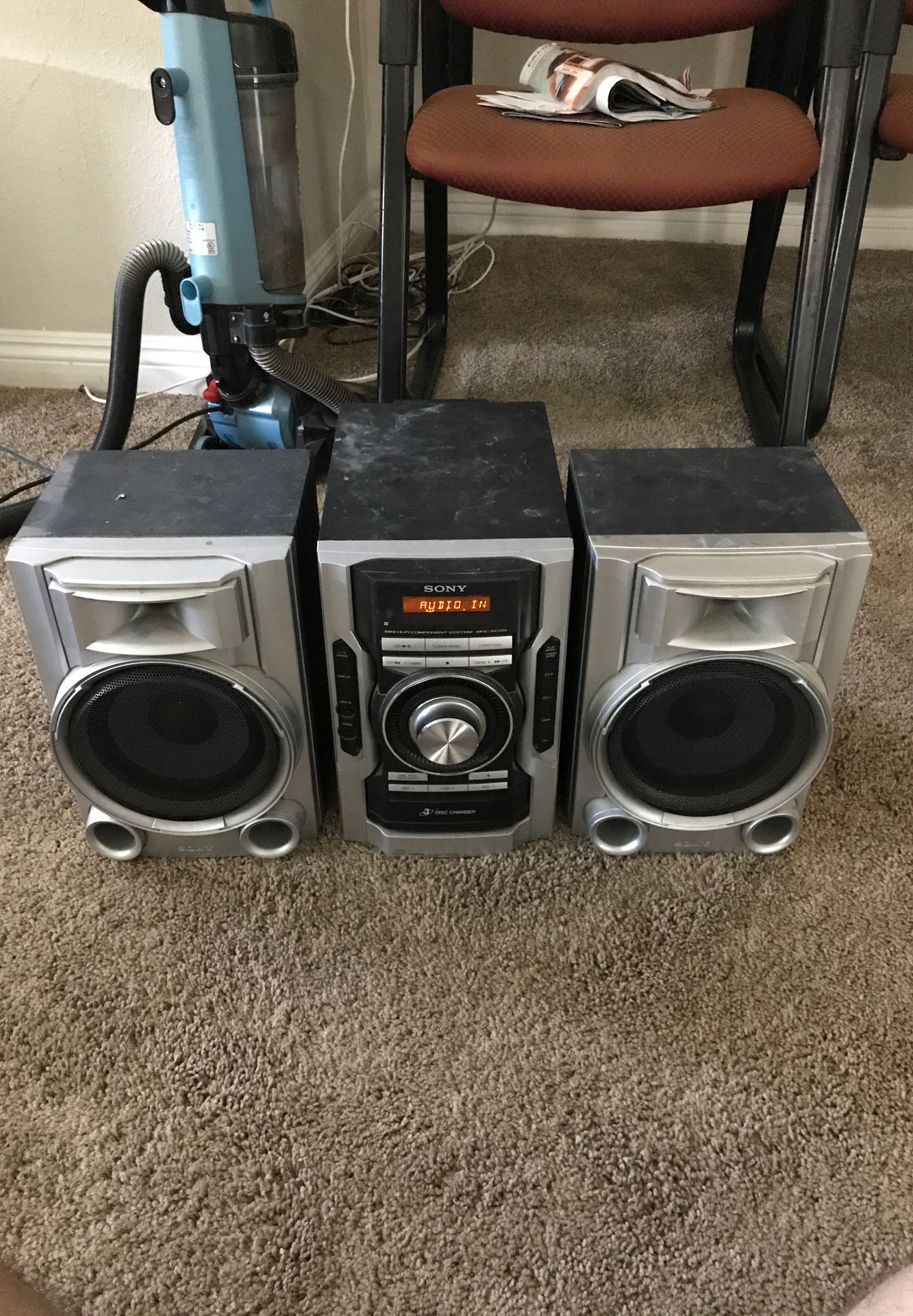 Stereo system with dual speakers