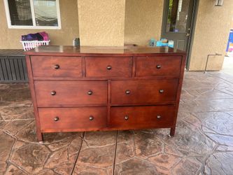 DRESSER WITH MIRROR- FREE