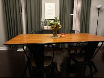Dining table + 4 chairs