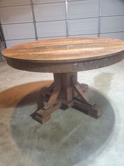 Antique  Oak Round Dining Table – 4 Leaves, Split Base, Early 1900s