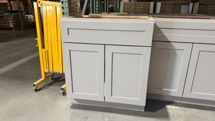 Vanity cabinet