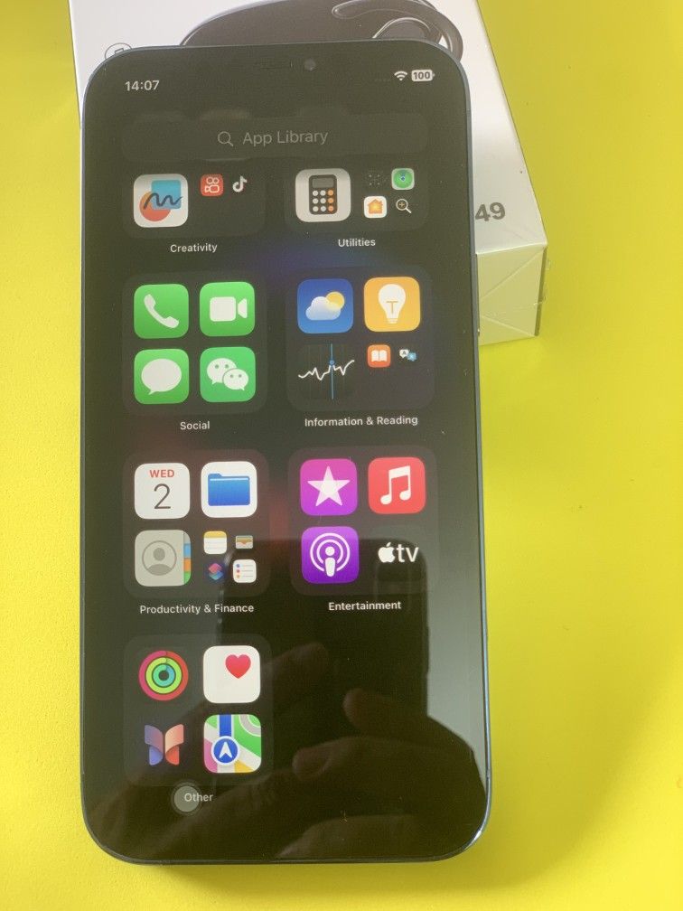 Dual SIM dual standby iPhone 13promax 256GB blue unlocked refurbished, new battery, new screen, no other repairs. Functions intact. Almost the same as