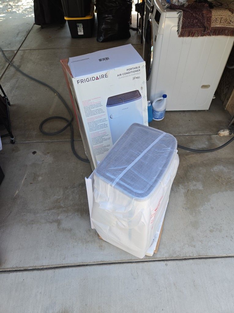 Just In Time For Summer Frigidaire 8K Portable AC New Open Box