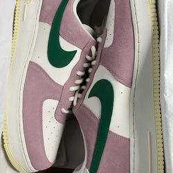 Men’s Nike Air Force Ones 